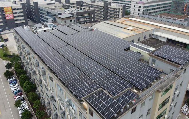 太陽能光伏設備安裝效果圖居民屋頂安裝光伏設備效果圖
