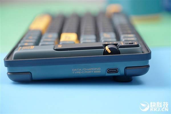 浪 的飛起 洛斐小浪藍牙機械鍵盤圖賞
